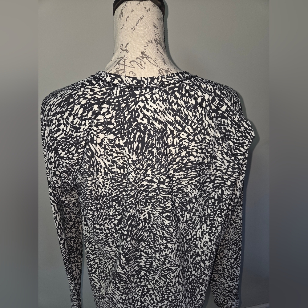 Athleta Long Sleeve Shirt In Medium - Picture 7 of 12